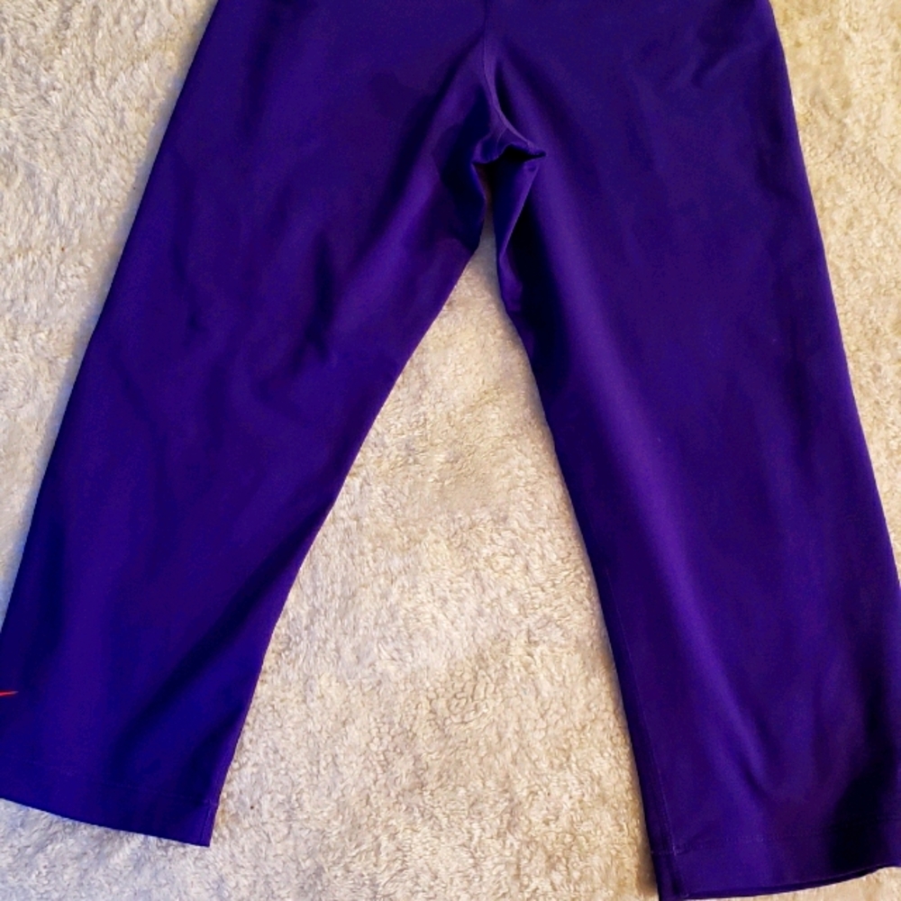 Nike Pro Purple Capri leggings